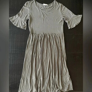 Forever Rose Couture XL Plus Size Short Sleeve Modest Midi Length Dress Stripes